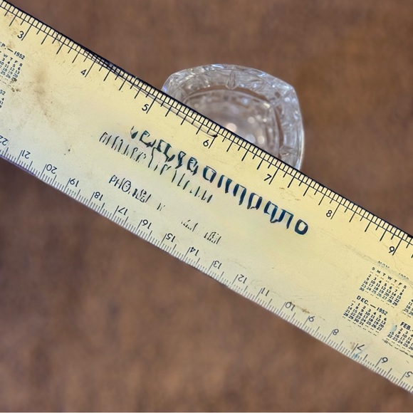 Bud Vase. Waffle Pattern. Interesting 1960’s Vintage Clear Glass Bud Vase. - Picture 5 of 5
